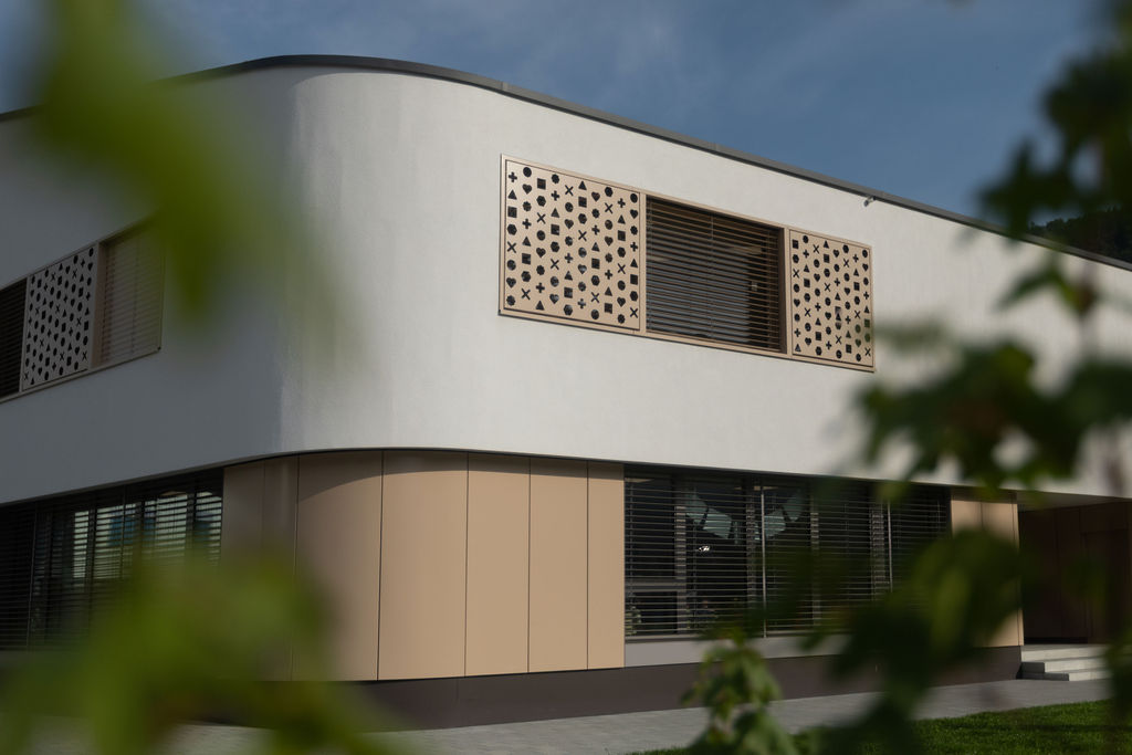 MAISON-ENF-STORES
